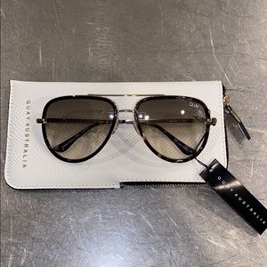 BRAND NEW QUAY aviator sunglasses